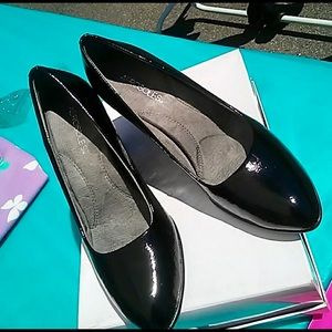 NEVER worn super comfortable Aerosol heels